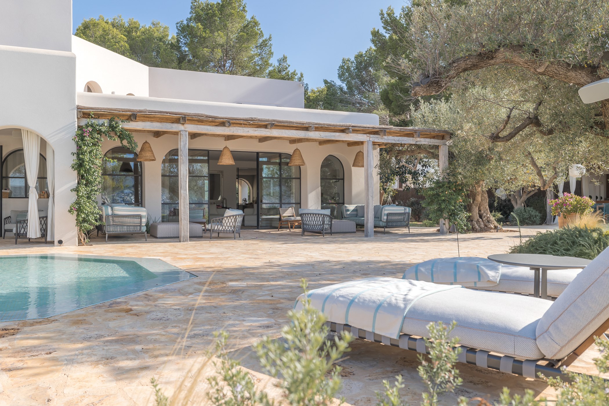 The ultimate blend of luxury, comfort, and breathtaking natural beauty